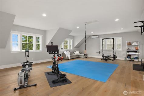 10717 NE Manitou Park Boulevard Bainbridge Island WA 98110