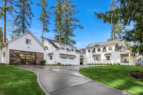 10717 NE Manitou Park Boulevard Bainbridge Island WA 98110