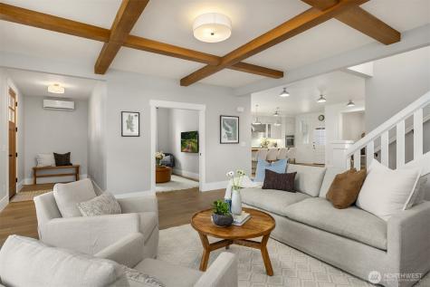 10717 NE Manitou Park Boulevard Bainbridge Island WA 98110