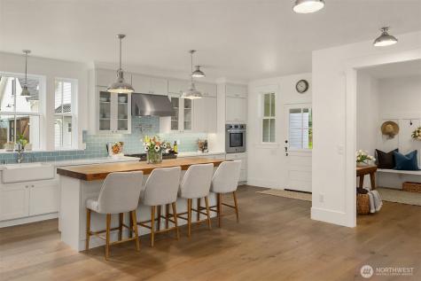 10717 NE Manitou Park Boulevard Bainbridge Island WA 98110