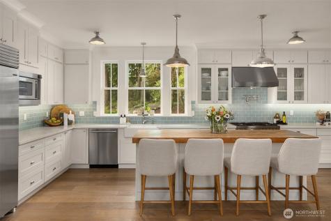 10717 NE Manitou Park Boulevard Bainbridge Island WA 98110