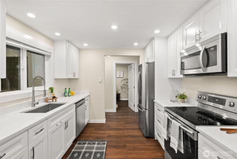 7041 67th Street NW Gig Harbor WA 98335