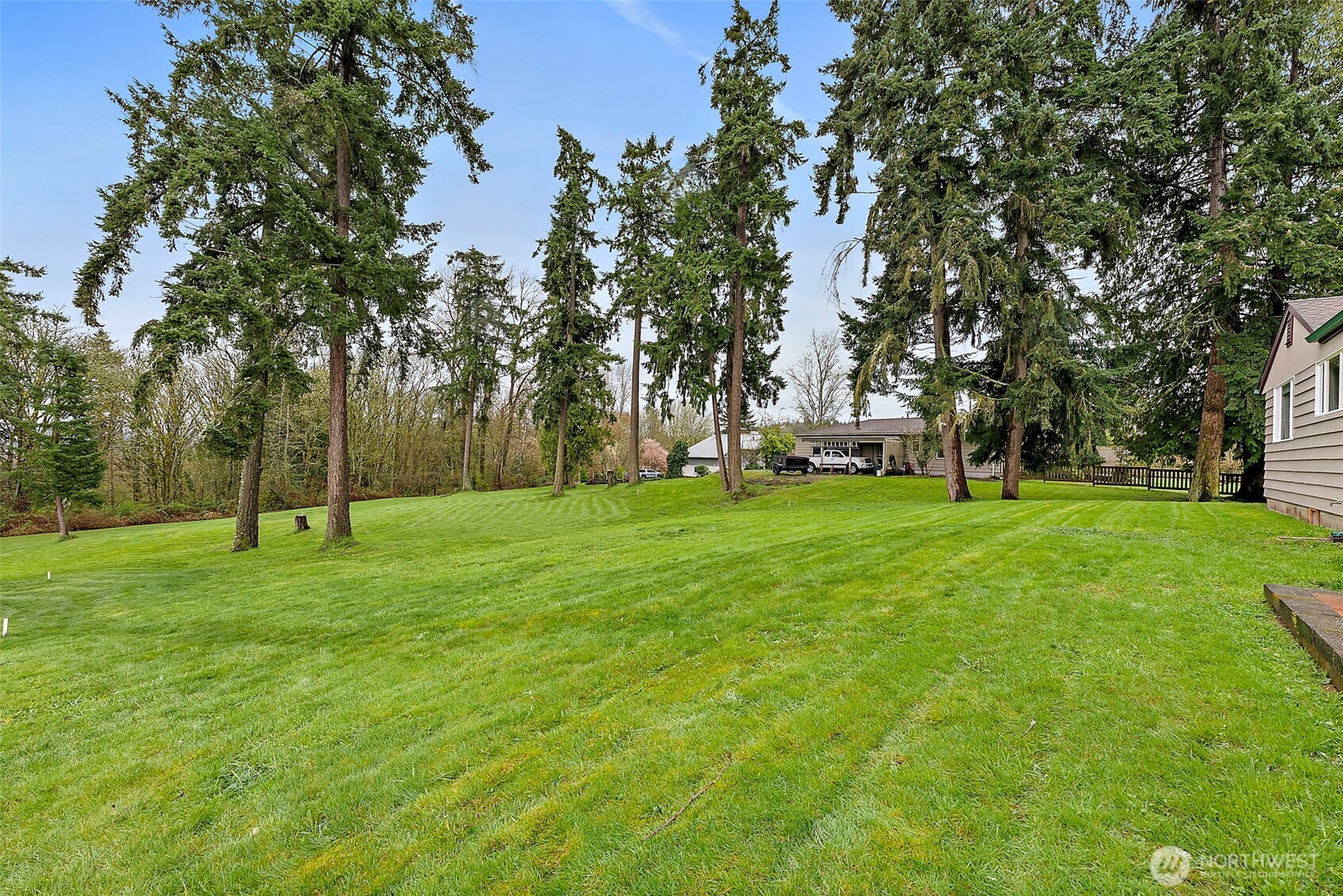 1105 21st Street SW Puyallup WA 98371