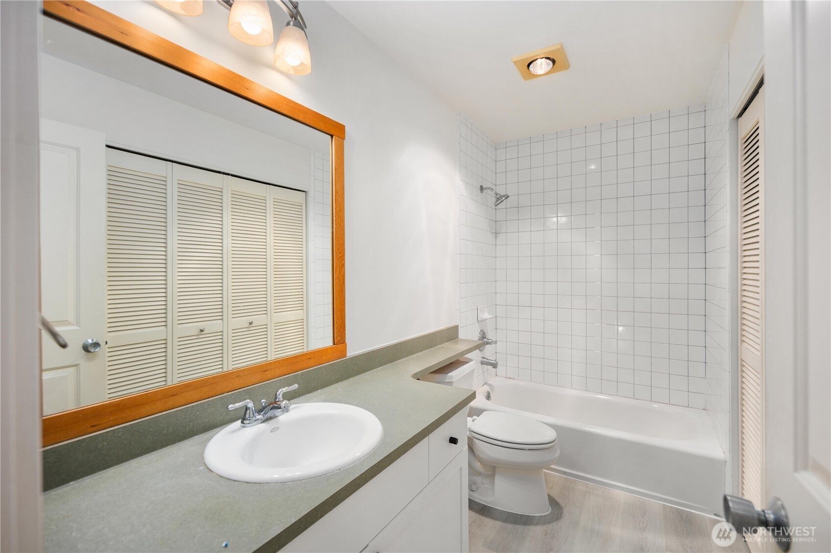 112 22nd Avenue Seattle WA 98122
