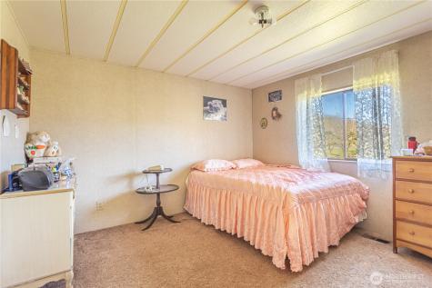 1096 Highway 7 Tonasket WA 98855