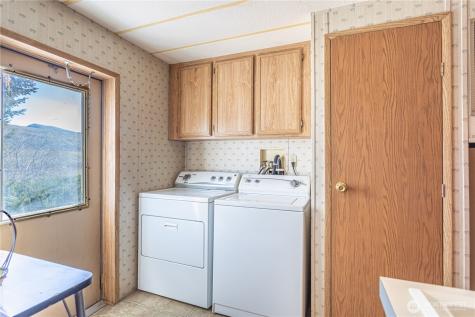 1096 Highway 7 Tonasket WA 98855