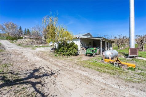 1096 Highway 7 Tonasket WA 98855