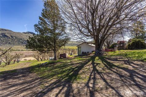 1096 Highway 7 Tonasket WA 98855