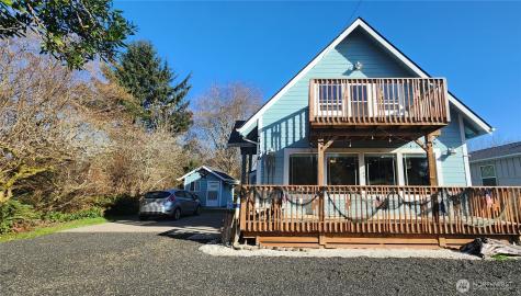 136 Pacific Boulevard NW Ocean Shores WA 98569