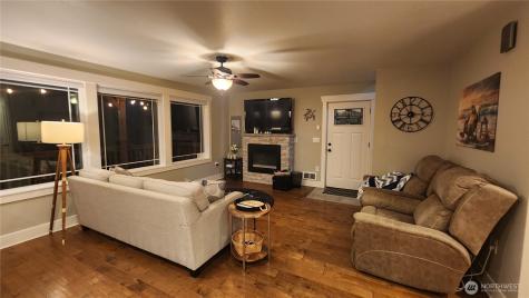 136 Pacific Boulevard NW Ocean Shores WA 98569