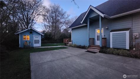 136 Pacific Boulevard NW Ocean Shores WA 98569