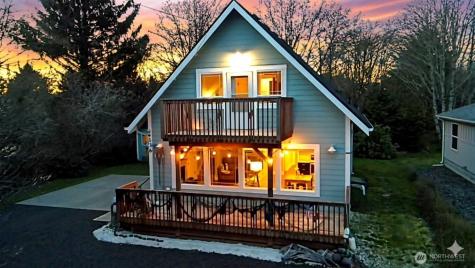 136 Pacific Boulevard NW Ocean Shores WA 98569