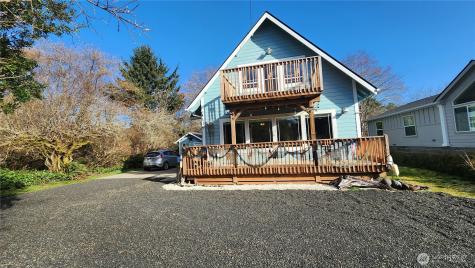 136 Pacific Boulevard NW Ocean Shores WA 98569