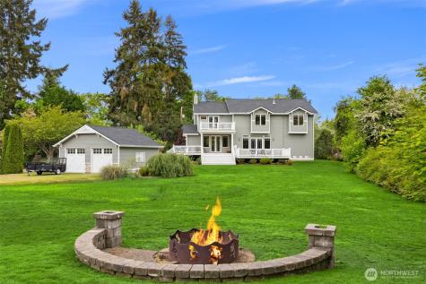 15390 Broom Bainbridge Island WA 98110