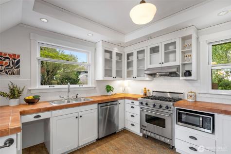 923 26th Avenue S Seattle WA 98144