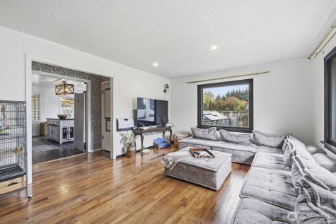 11324 Waller Road E Tacoma WA 98446