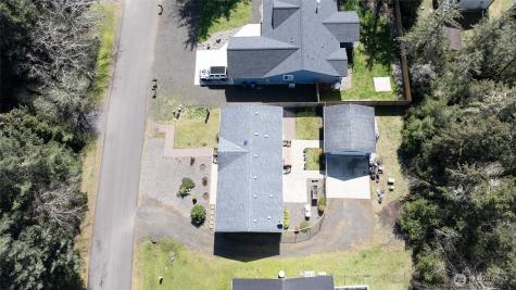 663 Woodland Loop NE Ocean Shores WA 98569