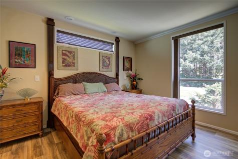 663 Woodland Loop NE Ocean Shores WA 98569