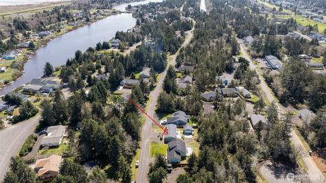 663 Woodland Loop NE Ocean Shores WA 98569