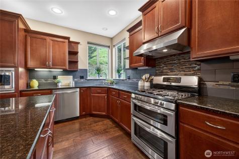 8119 172nd Avenue E Sumner WA 98390