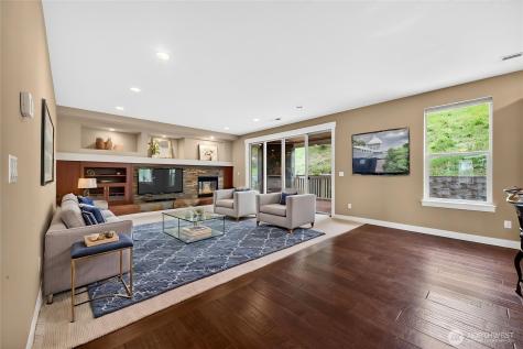 8119 172nd Avenue E Sumner WA 98390