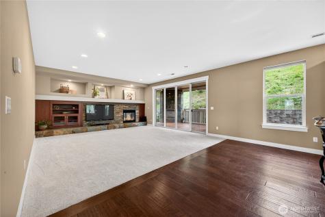 8119 172nd Avenue E Sumner WA 98390