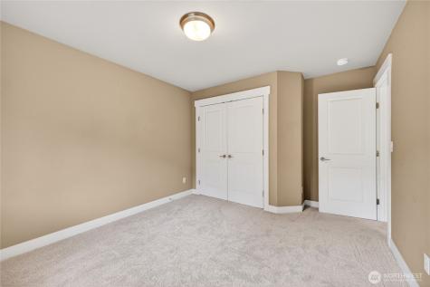8119 172nd Avenue E Sumner WA 98390