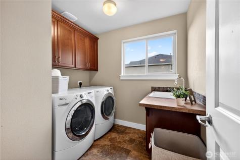 8119 172nd Avenue E Sumner WA 98390