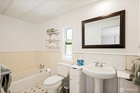 9500 315th Avenue SE Issaquah WA 98027