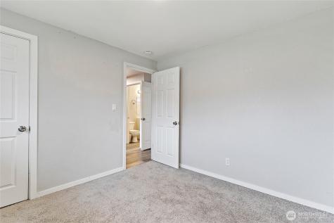 30657 1st Place SW Federal Way WA 98023