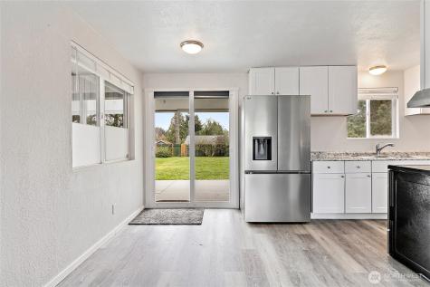 30657 1st Place SW Federal Way WA 98023