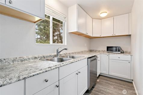 30657 1st Place SW Federal Way WA 98023