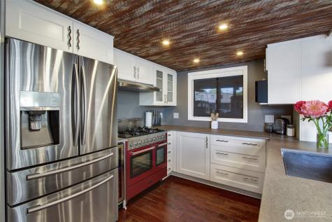 2401 N Northlake Way Seattle WA 98103