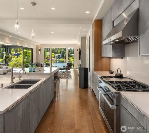 3253 Hunts Point Road Bellevue WA 98004