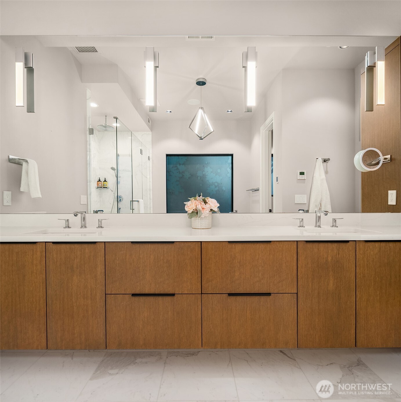 3253 Hunts Point Road Bellevue WA 98004