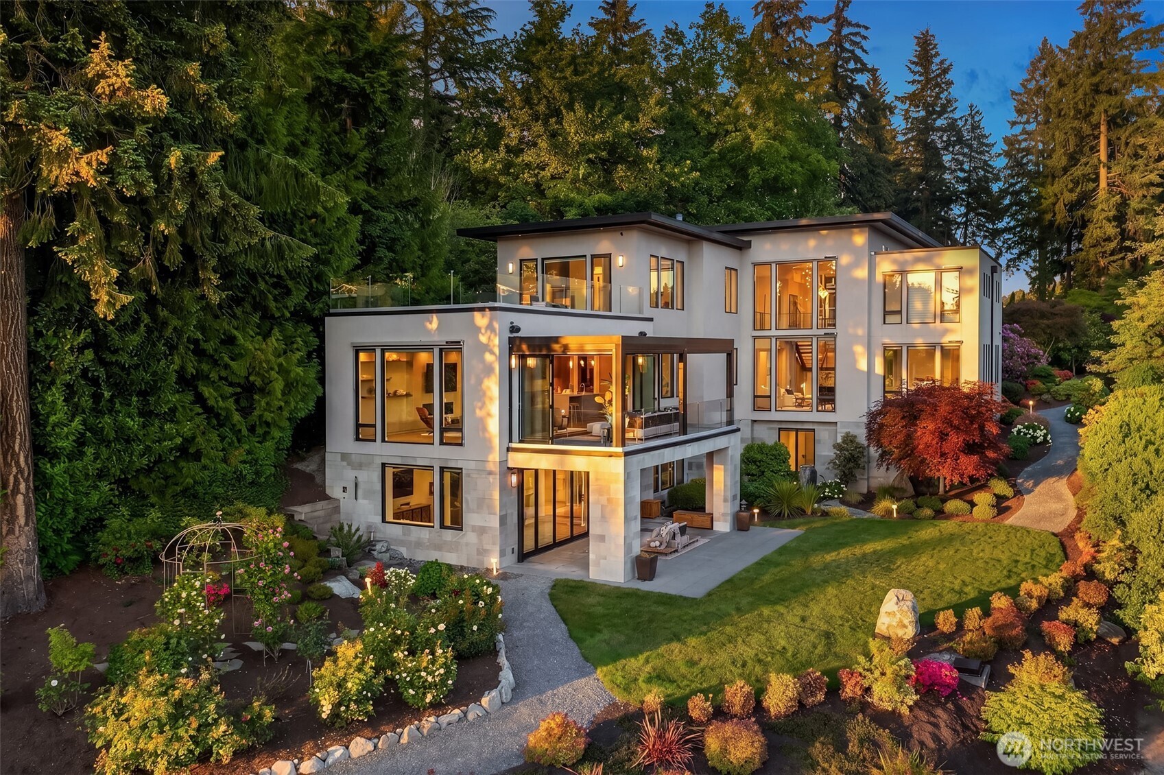 3253 Hunts Point Road Bellevue WA 98004
