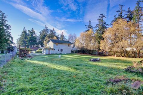 1040 W Shady Lane Oak Harbor WA 98277