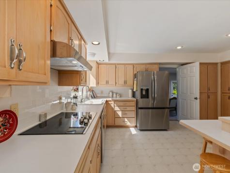 230 Rocky Mountain High Road Camano Island WA 98282