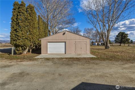 22 Kermel Road Omak WA 98841