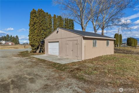 22 Kermel Road Omak WA 98841