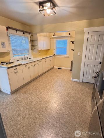 1621 Baker Avenue Everett WA 98201