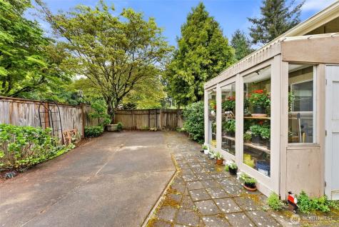 6211 Shady Lane SE Lacey WA 98503