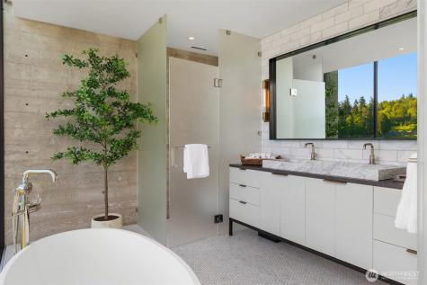 10555 NE Seaborn Road Bainbridge Island WA 98110