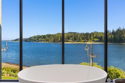 10555 NE Seaborn Road Bainbridge Island WA 98110