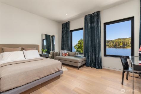 10555 NE Seaborn Road Bainbridge Island WA 98110