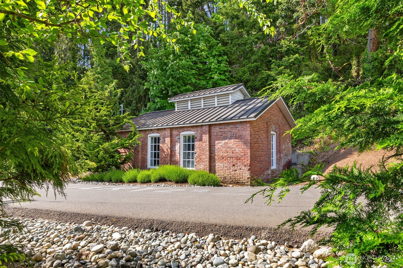 10555 NE Seaborn Road Bainbridge Island WA 98110