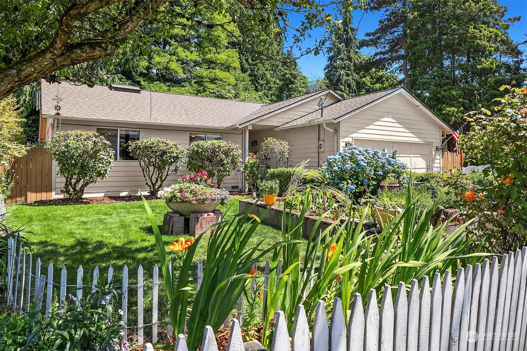 4017 Grand Avenue Everett WA 98201