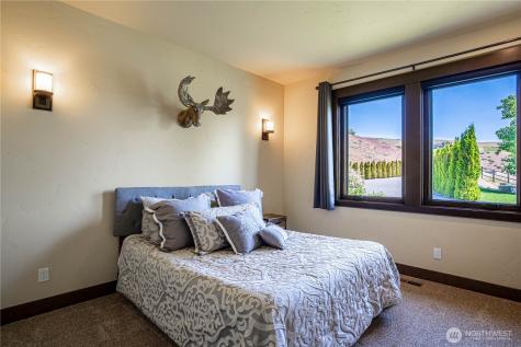 219 Corkscrew Lane Manson WA 98831