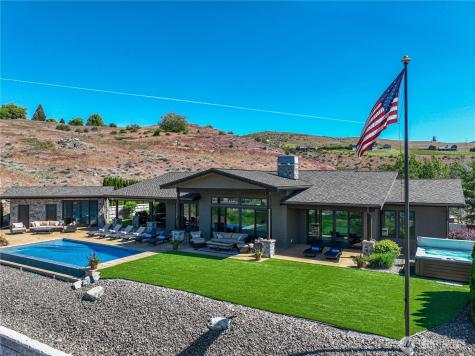 219 Corkscrew Lane Manson WA 98831