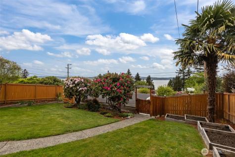8450 E Side Drive NE Tacoma WA 98422